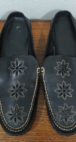 Eastland Leather Embroidered Mules 9 M Medium Width Flat Black Old Money - Picture 2 of 14